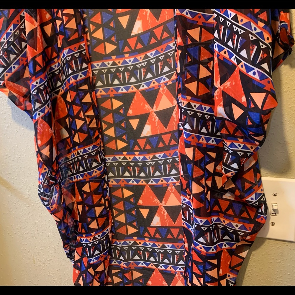 Abstract Multi Color Print Duster - Picture 5 of 5